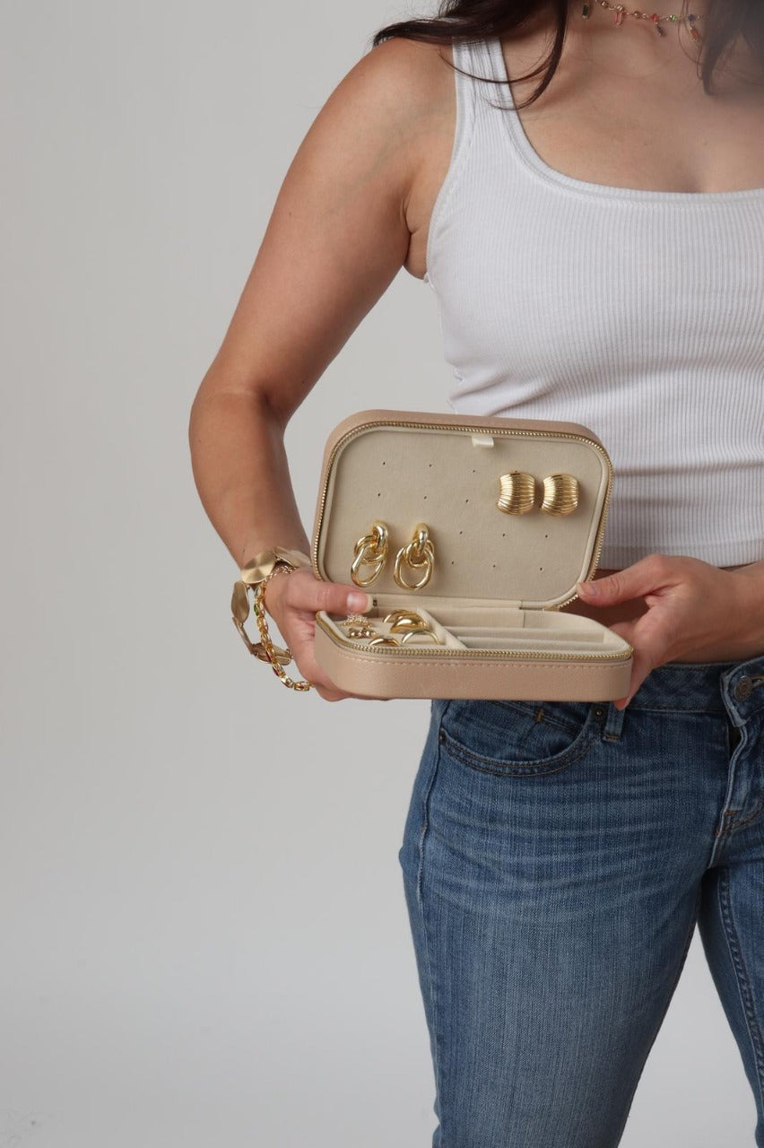 The Essentials Case earings